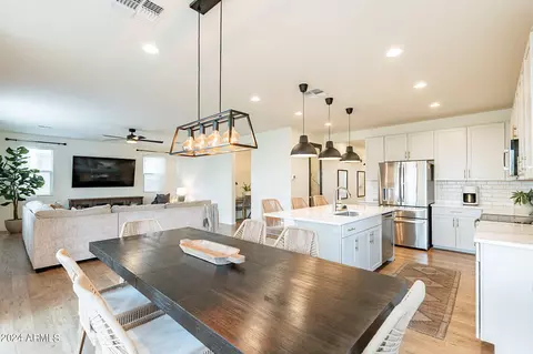 744 E Betsy Ln, Gilbert, AZ 85296 photo 17