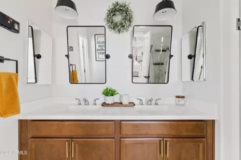 Bath - 10142 E Trent Ave, Mesa, AZ 85212 photo 2 of 4