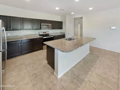 3020 S 78th Dr, Phoenix, AZ 85043 photo 2