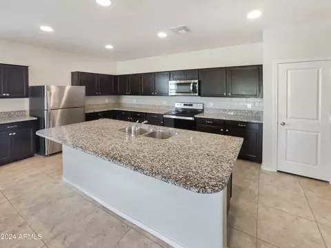 3020 S 78th Dr, Phoenix, AZ 85043 photo 6