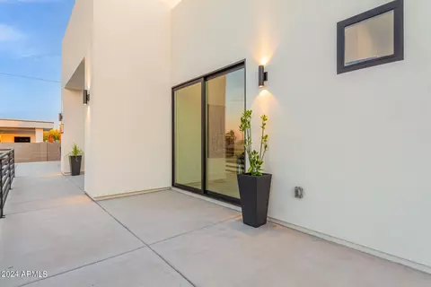 2245 E Desert Ln, Phoenix, AZ 85042 photo 43