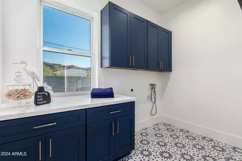 2245 E Desert Ln, Phoenix, AZ 85042 photo 27