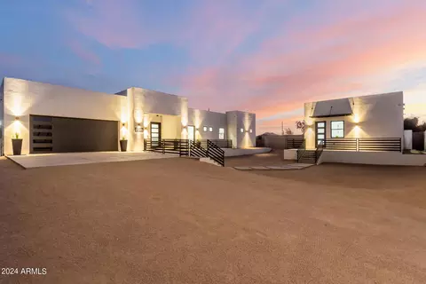 2245 E Desert Ln, Phoenix, AZ 85042 photo 3