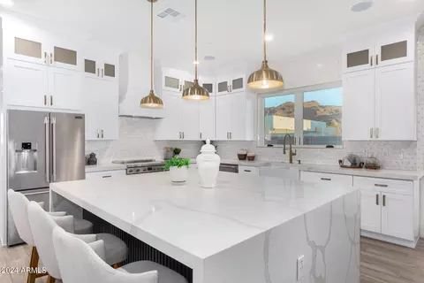 2245 E Desert Ln, Phoenix, AZ 85042 photo 7