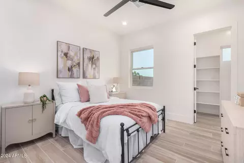 2245 E Desert Ln, Phoenix, AZ 85042 photo 17