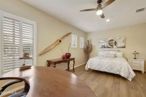 Bedroom - 10142 E Tupelo Ave, Mesa, AZ 85212 photo 4 of 6