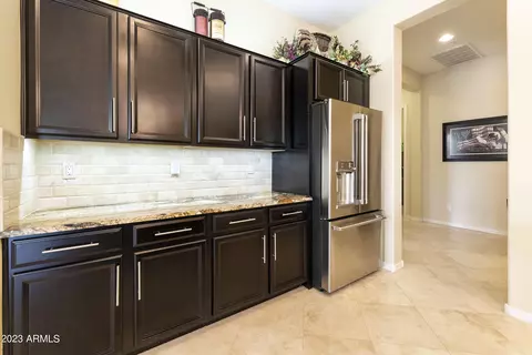 Kitchen - 10142 E Tupelo Ave, Mesa, AZ 85212 photo 4 of 6