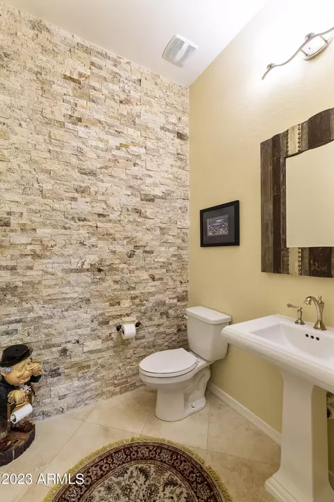 Bath - 10142 E Tupelo Ave, Mesa, AZ 85212 photo 1 of 5