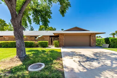 18446 N 104th Ave, Sun City, AZ 85373