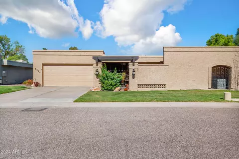 8084 E Del Laton Dr, Scottsdale, AZ 85258