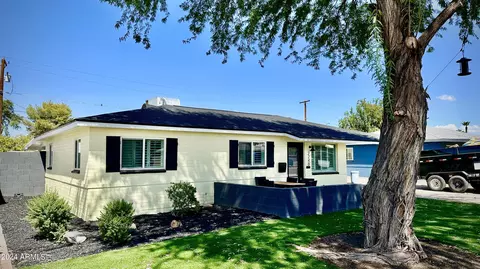 2240 E Roma Ave, Phoenix, AZ 85016 photo 2