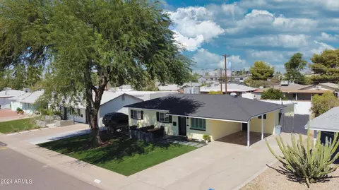2240 E Roma Ave, Phoenix, AZ 85016