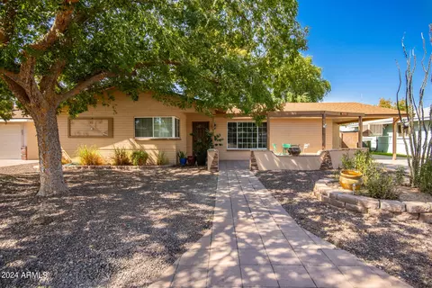 2410 N 39th Pl, Phoenix, AZ 85008
