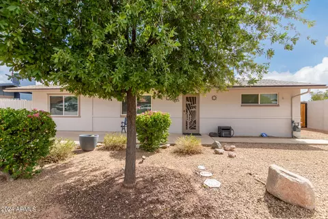 333 E Kenwood Cir, Mesa, AZ 85201