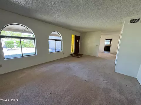 963 E Leeward Ln, Tempe, AZ 85283 photo 5