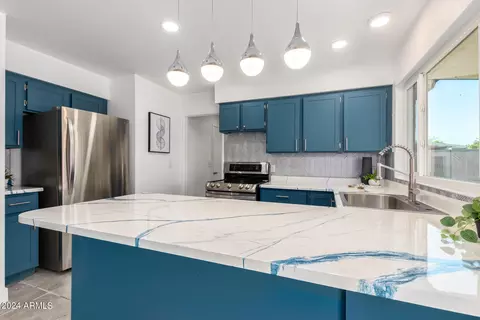 7130 W Mulberry Dr, Phoenix, AZ 85033