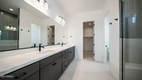 Bath - 6731 N 9th Dr, Phoenix, AZ 85013 photo 1 of 2