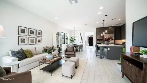 Entry Way - 6731 N 9th Dr, Phoenix, AZ 85013 photo 3 of 3