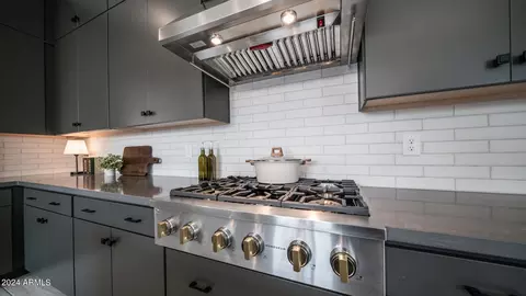 Kitchen - 6731 N 9th Dr, Phoenix, AZ 85013 photo 4 of 5