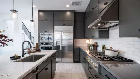 Kitchen - 6731 N 9th Dr, Phoenix, AZ 85013 photo 3 of 5