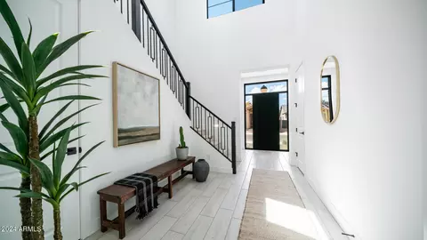 Entry Way - 6731 N 9th Dr, Phoenix, AZ 85013 photo 2 of 3