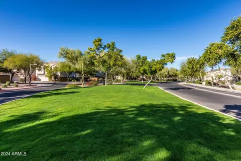 Exterior - 2032 W Monte Cristo Ave, Phoenix, AZ 85023 photo 19 of 19