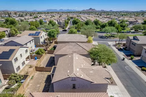View/Area - 2032 W Monte Cristo Ave, Phoenix, AZ 85023 photo 4 of 9