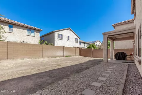 Exterior - 2032 W Monte Cristo Ave, Phoenix, AZ 85023 photo 4 of 19