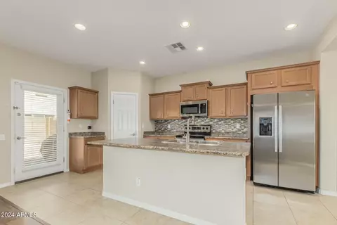 Kitchen - 2032 W Monte Cristo Ave, Phoenix, AZ 85023 photo 1 of 5