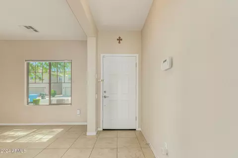 Entry Way - 2032 W Monte Cristo Ave, Phoenix, AZ 85023 photo 2 of 5