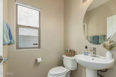 Bath - 2032 W Monte Cristo Ave, Phoenix, AZ 85023 photo 1 of 2
