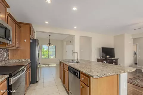 Kitchen - 2032 W Monte Cristo Ave, Phoenix, AZ 85023 photo 3 of 5