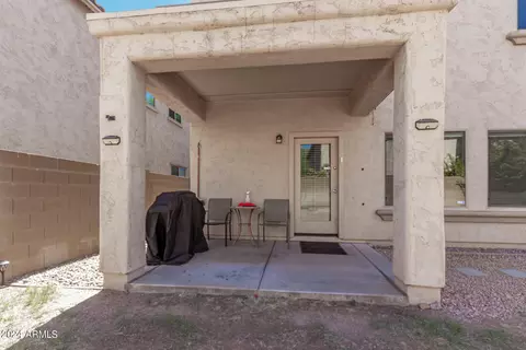Exterior - 2032 W Monte Cristo Ave, Phoenix, AZ 85023 photo 2 of 19