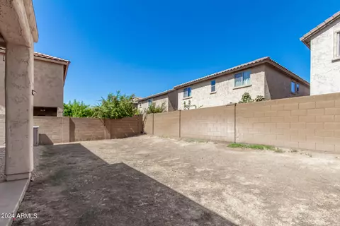 Exterior - 2032 W Monte Cristo Ave, Phoenix, AZ 85023 photo 14 of 19