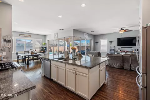 Kitchen - 10737 E Simone Ave, Mesa, AZ 85212 photo 3 of 5