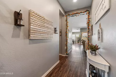 Entry Way - 10737 E Simone Ave, Mesa, AZ 85212 photo 2 of 9