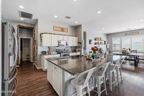 Kitchen - 10737 E Simone Ave, Mesa, AZ 85212 photo 1 of 5