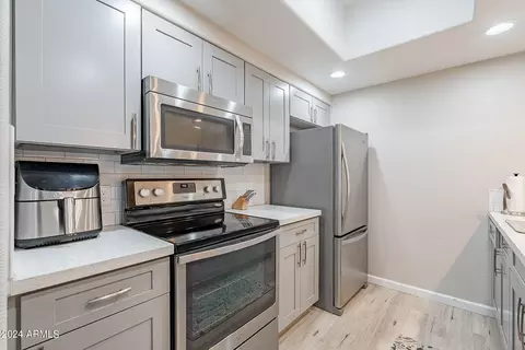 Kitchen - 3434 E Baseline Rd #243, Phoenix, AZ 85042 photo 4 of 7
