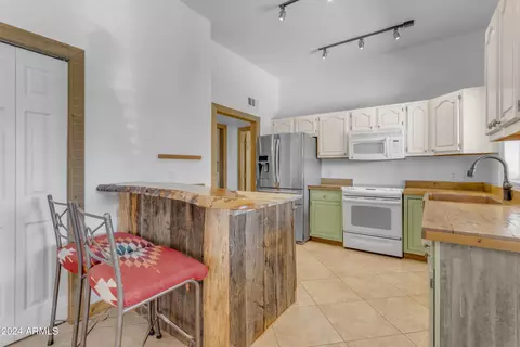 Kitchen - 1239 E Galvin St, Phoenix, AZ 85086 photo 2 of 6