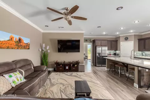 2235 E Cody St, Apache Junction, AZ 85119 photo 4