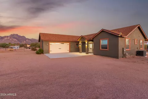 2235 E Cody St, Apache Junction, AZ 85119 photo 2