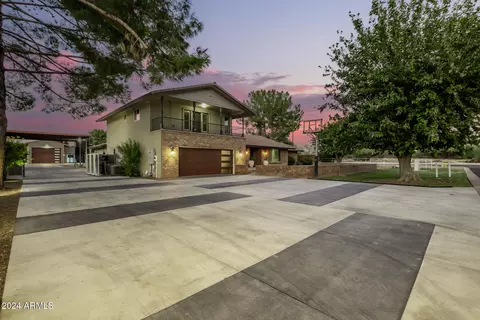 2386 E Redfield Rd, Gilbert, AZ 85234