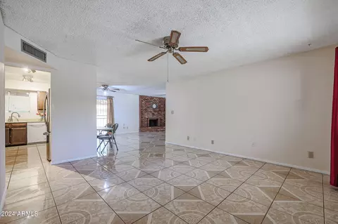 4332 E Lynne Ln, Phoenix, AZ 85042 photo 5