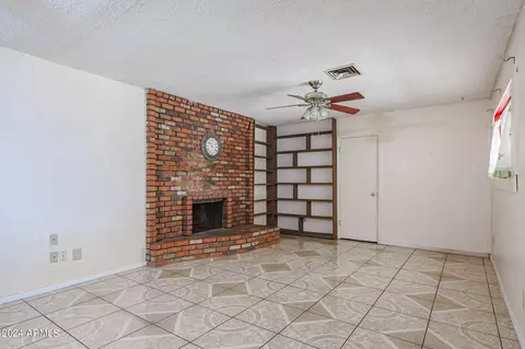4332 E Lynne Ln, Phoenix, AZ 85042 photo 2
