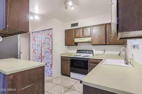4332 E Lynne Ln, Phoenix, AZ 85042 photo 7
