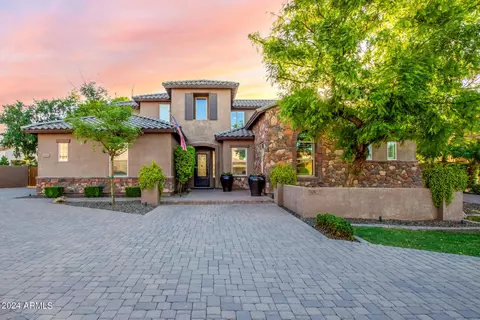 2092 S Navajo Ct, Chandler, AZ 85286