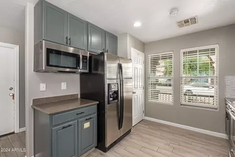 Kitchen - 7221 W Globe Ave, Phoenix, AZ 85043 photo 1 of 2
