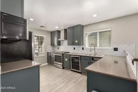 Entry Way - 7221 W Globe Ave, Phoenix, AZ 85043 photo 1 of 1