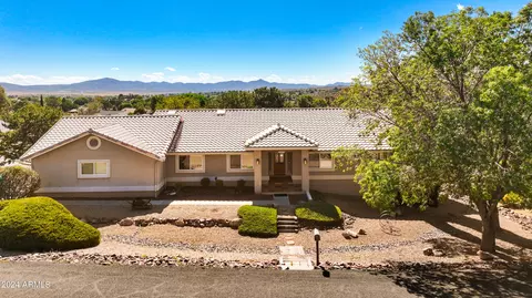 10695 E Straight Arrow Rd, Dewey, AZ 86327