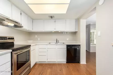 4201 E Camelback Rd #35, Phoenix, AZ 85018 photo 17